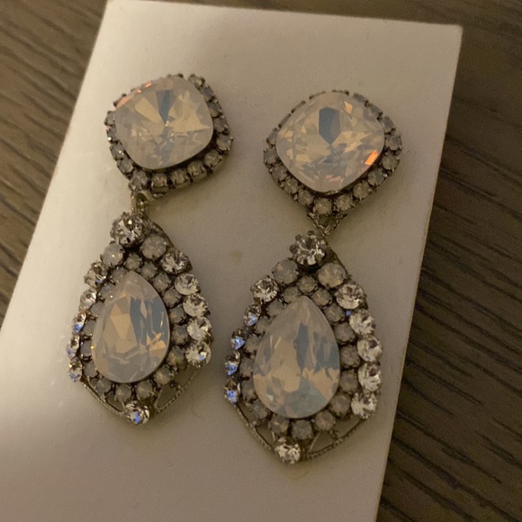 Haute Bride Earrings - Picture 2 of 4